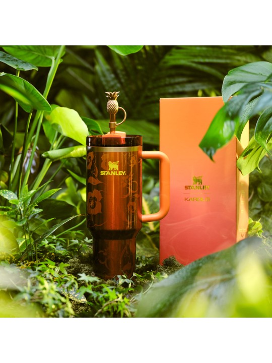 Stanley 1913 x KAROL G Quencher® H2.0 Flowstate Tumbler